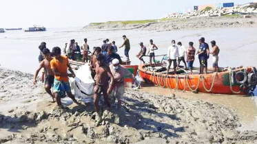 ডুবে যাওয়া ড্রেজার থেকে আরও ৪ মরদেহ উদ্ধার