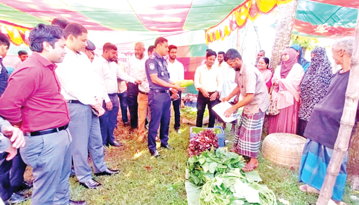 ঝালকাঠিতে কৃষকের বাজার ‘স্বস্তি’