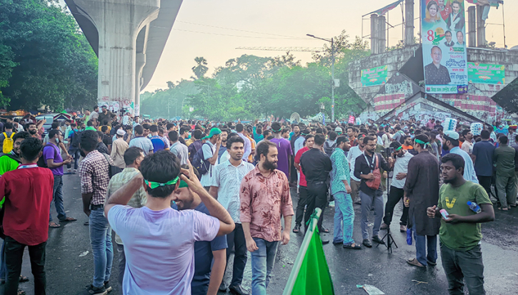 প্রজ্ঞাপন জারির আগে রাজপথ ছাড়বে না ৩৫ প্রত্যাশীরা