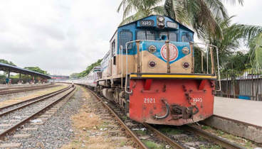 কুমিল্লায় ট্রেনের ধাক্কায় অটোরিকশার ৫ যাত্রী নিহ*ত