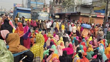 গাজীপুরে শ্রমিকদের বি*ক্ষোভ, ১২ কারখানায় ছুটি 