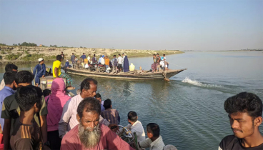 ফের নৌ ডাকা‌তির কবলে ব্রহ্মপুত্রের যাত্রীবাহী নৌকা