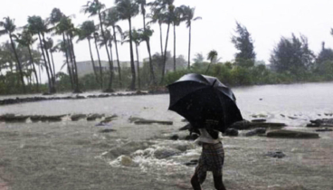 নিম্নচাপের প্রভাবে উপকূলীয় এলাকায় বৃষ্টি