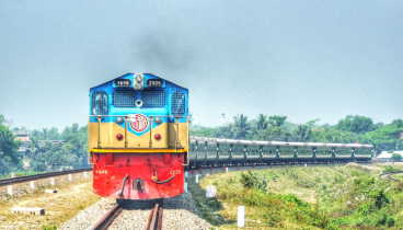 রেলওয়ের রানিং স্টাফদের কর্মবিরতি, সারাদেশে বন্ধ ট্রেন চলাচল