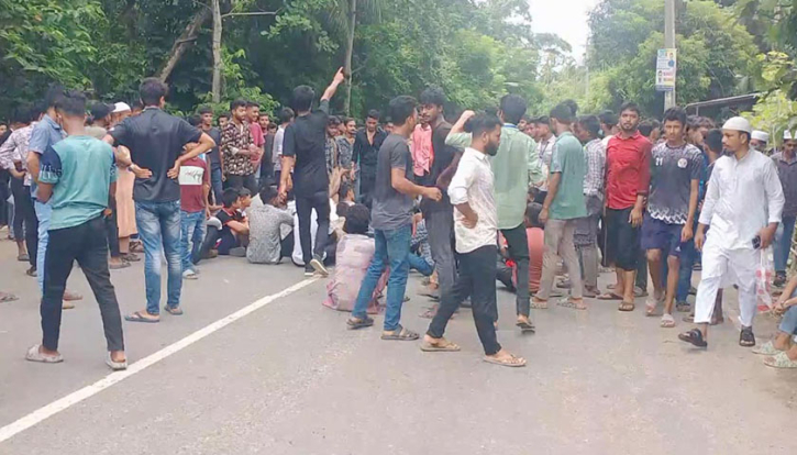 খুলনা-বরিশাল মহাসড়কে যান চলাচল বন্ধ