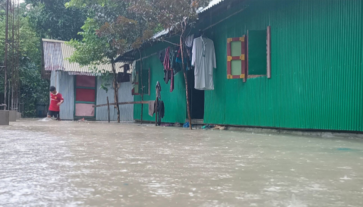 বিপৎসীমার ওপরে তিস্তার পানি, লালমনিরহাটে নিম্নাঞ্চল প্লাবিত