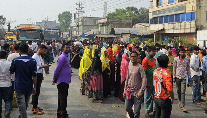 গাজীপুরে ট্রাকচাপায় শ্রমিক নি*হত, প্রতিবাদে মহাসড়ক অব*রোধ