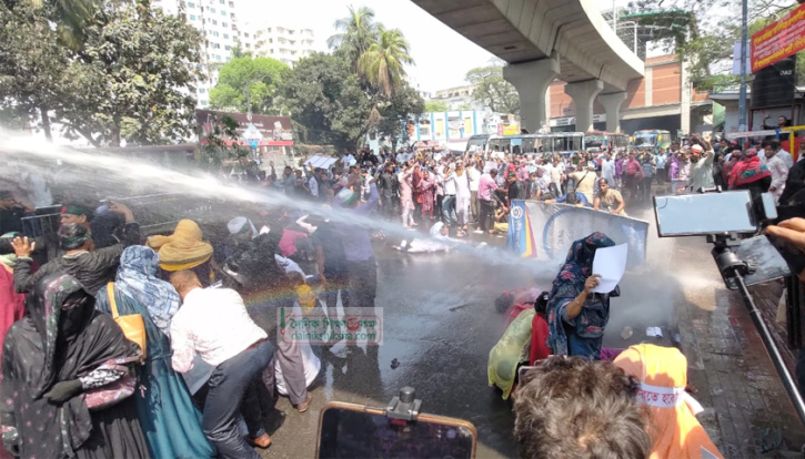 বেসরকারি শিক্ষকদের ওপর জলকা*মান